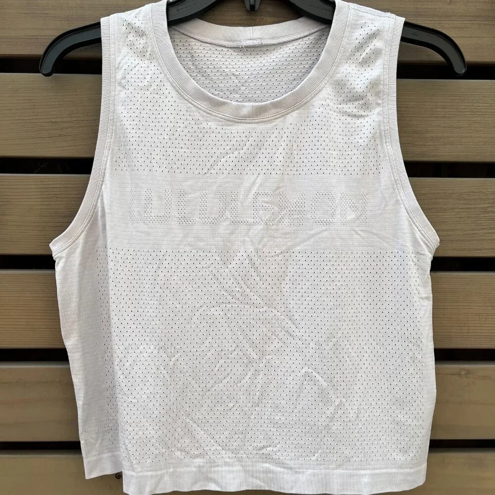 Lululemon Breeze By Muscle Logo Tank Top in Silver Lilac Gray Lavender, Size 8 - Picture 2 of 6